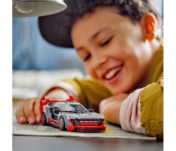 LEGO Speed Champions 76921 Wyścigowe Audi S1 E-tron Quattro - 1220617 - zdjęcie 7